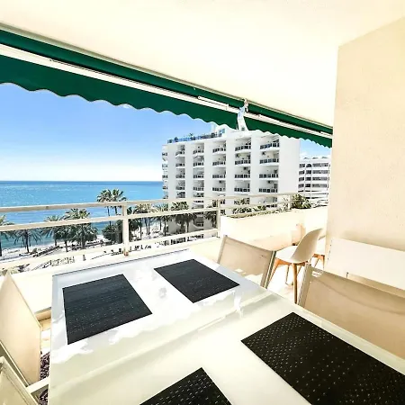 Beachfront With Pool & Parking